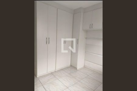 Quarto de apartamento para alugar com 2 quartos, 45m² em Jardim Alvorada, Nova Iguaçu