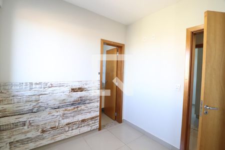 Quarto 1 - Suíte de apartamento para alugar com 2 quartos, 61m² em Segismundo Pereira, Uberlândia