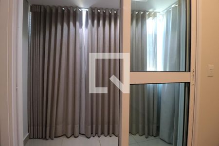 Apartamento para alugar com 2 quartos, 61m² em Segismundo Pereira, Uberlândia