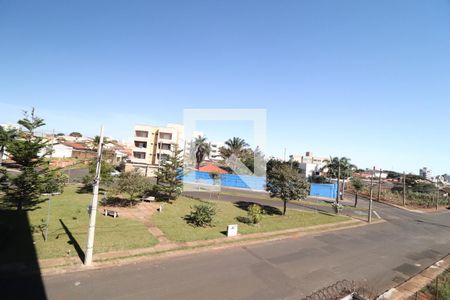 Vista do Quarto 1 - Suíte de apartamento para alugar com 2 quartos, 61m² em Segismundo Pereira, Uberlândia