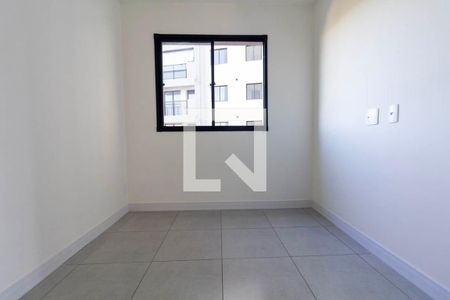 Quarto 1 de apartamento para alugar com 2 quartos, 40m² em Vila Campanela, São Paulo