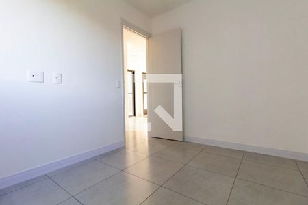 Quarto 1 de apartamento para alugar com 2 quartos, 40m² em Vila Campanela, São Paulo
