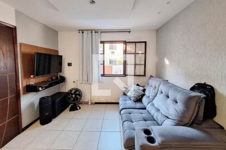 Sala de casa para alugar com 2 quartos, 101m² em Maria Paula, São Gonçalo