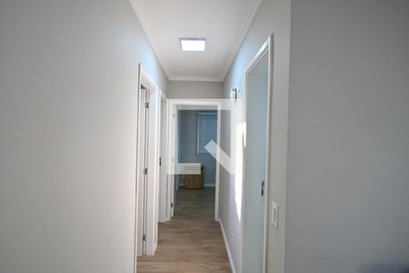 Corredor de apartamento à venda com 3 quartos, 70m² em Jardim Maria Rosa, Taboão da Serra