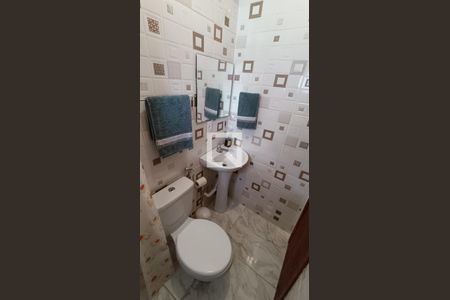BANHEIRO de kitnet/studio para alugar com 1 quarto, 25m² em Centro, Macaé
