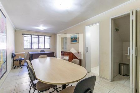 Casa à venda com 4 quartos, 210m² em Vila Olímpia, São Paulo