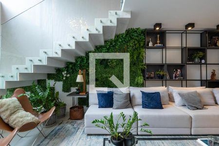 Casa à venda com 4 quartos, 344m² em Alto de Pinheiros, São Paulo