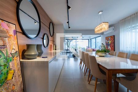 Casa à venda com 4 quartos, 344m² em Alto de Pinheiros, São Paulo