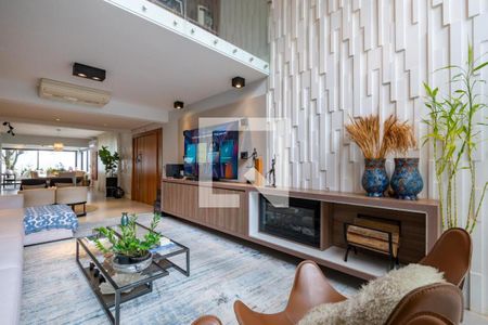 Casa à venda com 4 quartos, 344m² em Alto de Pinheiros, São Paulo