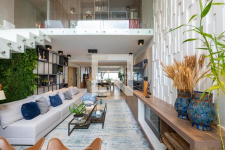 Casa à venda com 4 quartos, 344m² em Alto de Pinheiros, São Paulo