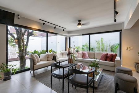 Casa à venda com 4 quartos, 344m² em Alto de Pinheiros, São Paulo