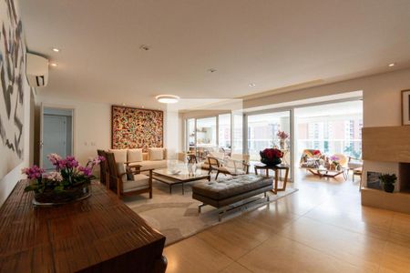 Apartamento à venda com 4 quartos, 335m² em Vila Uberabinha, São Paulo