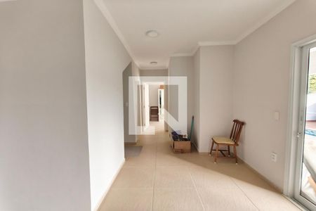 Sala de Tv de casa de condomínio à venda com 5 quartos, 299m² em Swiss Park, Campinas