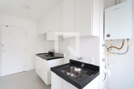 Cozinha e Área de serviço  de apartamento para alugar com 2 quartos, 37m² em Água Branca, São Paulo