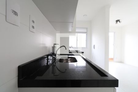 Cozinha e Área de serviço  de apartamento para alugar com 2 quartos, 37m² em Água Branca, São Paulo