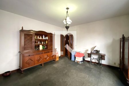 Casa à venda com 5 quartos, 456m² em Barro Preto, Belo Horizonte