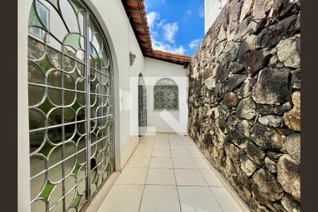 Casa para alugar com 4 quartos, 400m² em Colégio Batista, Belo Horizonte