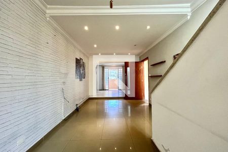 Sala de casa para alugar com 2 quartos, 125m² em Parque Jabaquara, São Paulo