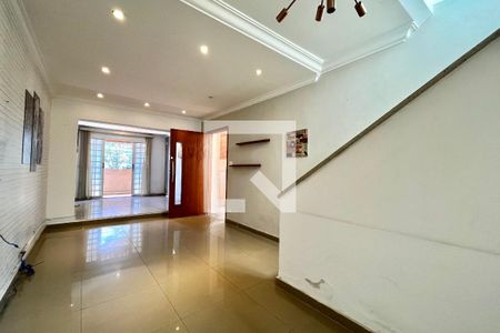 Sala de casa para alugar com 2 quartos, 125m² em Parque Jabaquara, São Paulo