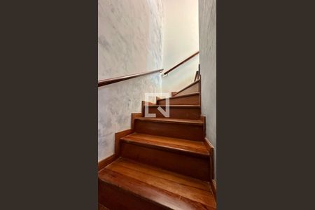 Escadas de apartamento à venda com 4 quartos, 160m² em Sion, Belo Horizonte