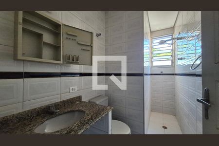 Banheiro da suíte de casa à venda com 3 quartos, 128m² em Vila Leopoldina, Santo André