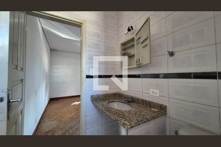 Banheiro da suíte de casa à venda com 3 quartos, 128m² em Vila Leopoldina, Santo André