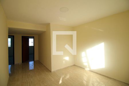 Sala de casa para alugar com 2 quartos, 60m² em Vigário Geral, Rio de Janeiro