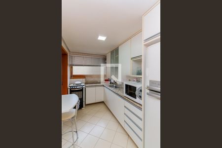 Cozinha de apartamento para alugar com 3 quartos, 99m² em Petrópolis, Porto Alegre