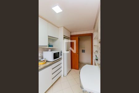 Cozinha de apartamento para alugar com 3 quartos, 99m² em Petrópolis, Porto Alegre