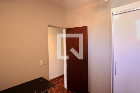 Quarto 1 de apartamento para alugar com 3 quartos, 67m² em Santa Efigênia, Belo Horizonte