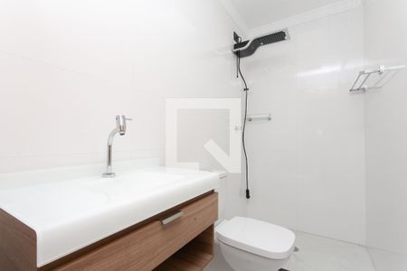 Banheiro  de kitnet/studio para alugar com 1 quarto, 32m² em Jardim Santa Marcelina, São Paulo