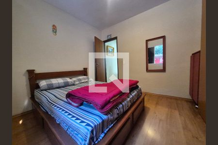 Quarto 1 Piso I de casa de condomínio à venda com 3 quartos, 132m² em Parque das Cigarreiras, Taboão da Serra