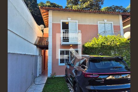 Fachada de casa de condomínio à venda com 3 quartos, 132m² em Parque das Cigarreiras, Taboão da Serra