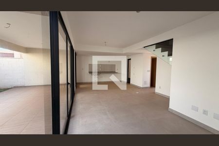 Sala/Cozinha de casa de condomínio à venda com 4 quartos, 160m² em Jardim Planalto, Goiânia