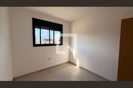 Suíte 1 de casa de condomínio à venda com 4 quartos, 160m² em Jardim Planalto, Goiânia