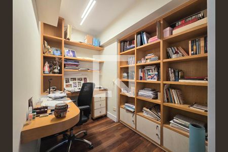 Escritório de apartamento à venda com 3 quartos, 110m² em Indianópolis, São Paulo