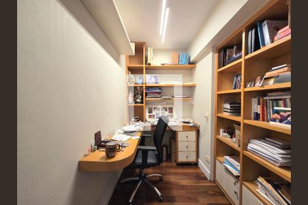 Escritório de apartamento à venda com 3 quartos, 110m² em Indianópolis, São Paulo