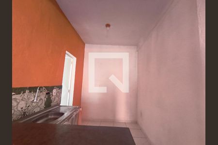 Cozinha de casa para alugar com 2 quartos, 48m² em São João Batista, Belo Horizonte