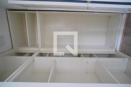 Closet  de apartamento à venda com 2 quartos, 98m² em Jardim do Salso, Porto Alegre