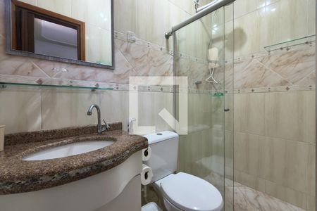 Banheiro da Suíte de casa para alugar com 2 quartos, 120m² em Maracanã, Praia Grande