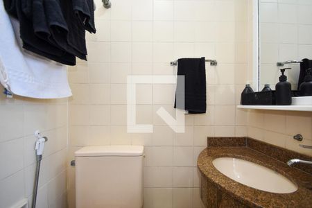 banheiro de kitnet/studio para alugar com 1 quarto, 35m² em Jardim Paulista, São Paulo