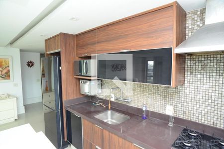 Cozinha de apartamento para alugar com 3 quartos, 197m² em Barra da Tijuca, Rio de Janeiro