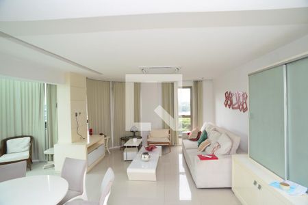 Sala de apartamento para alugar com 3 quartos, 197m² em Barra da Tijuca, Rio de Janeiro
