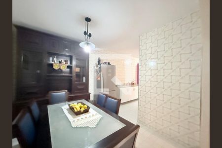 Sala  de casa à venda com 3 quartos, 110m² em Campo Grande, São Paulo