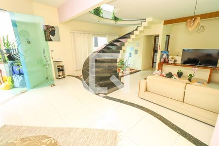 Sala de casa de condomínio para alugar com 3 quartos, 200m² em Jardim Placaford, Salvador