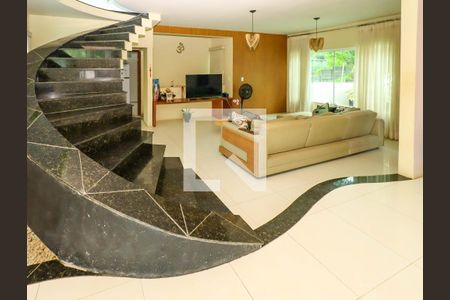 Sala de casa de condomínio para alugar com 3 quartos, 200m² em Jardim Placaford, Salvador