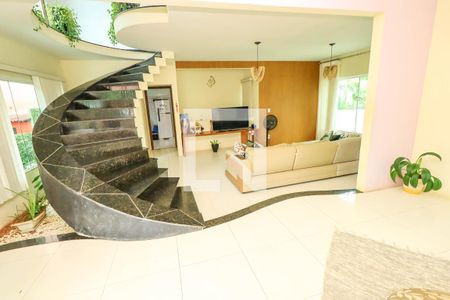 Sala de casa de condomínio para alugar com 3 quartos, 200m² em Jardim Placaford, Salvador