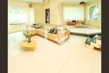 Casa de Condomínio para alugar com 3 quartos, 200m² em Jardim Placaford, Salvador