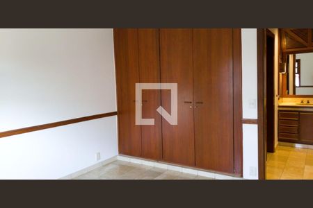 Casa para alugar com 4 quartos, 420m² em Residencial Tres (Alphaville), Santana de Parnaíba