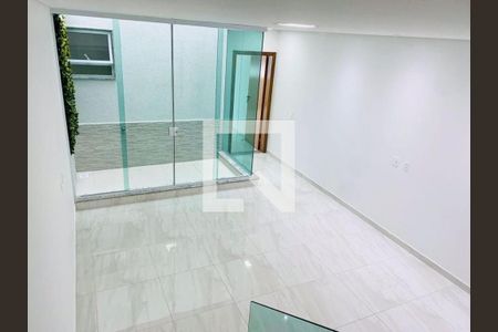 Casa à venda com 3 quartos, 220m² em Vila Esperança, São Paulo